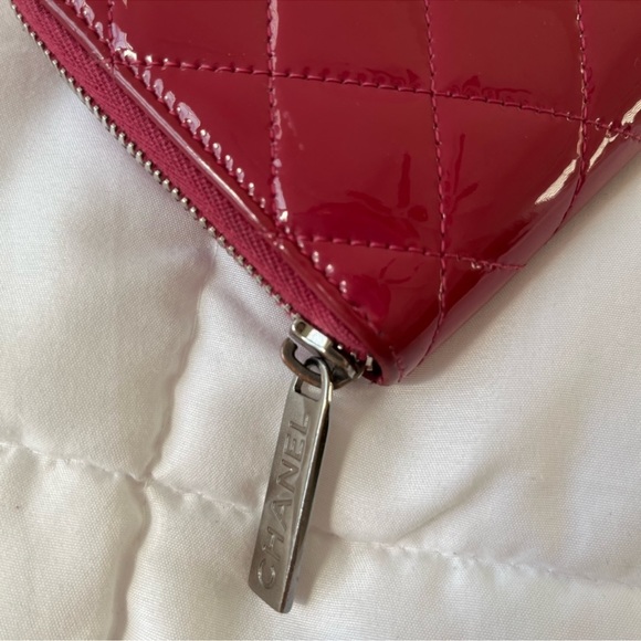Authentic Chanel zippy wallet - Picture 5 of 13